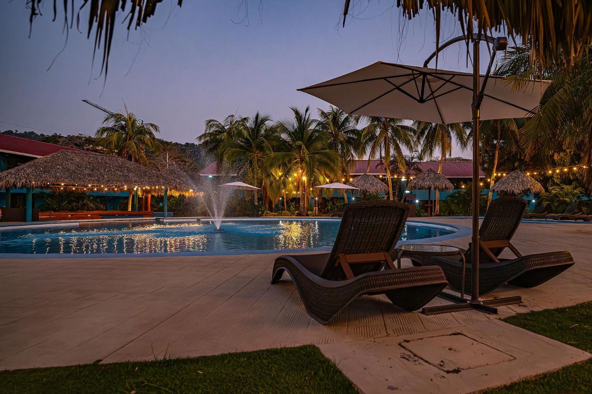 Beach Break Resort & Cr Surf Camp Jaco Bagian luar foto