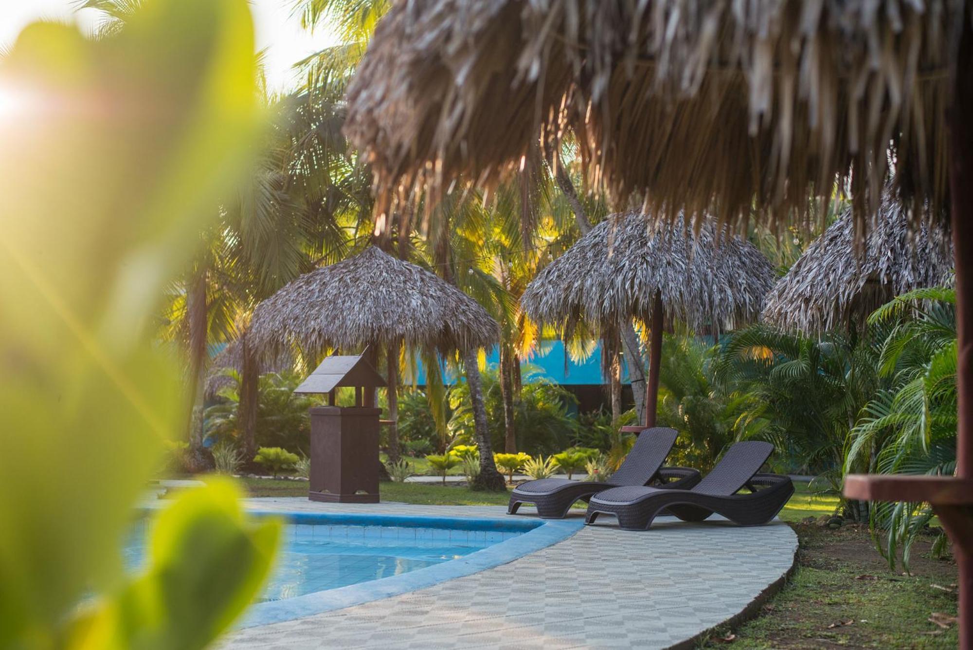 Beach Break Resort & Cr Surf Camp Jaco Bagian luar foto