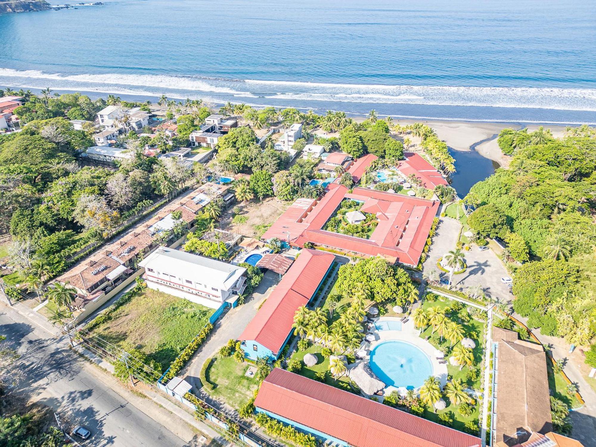 Beach Break Resort & Cr Surf Camp Jaco Bagian luar foto