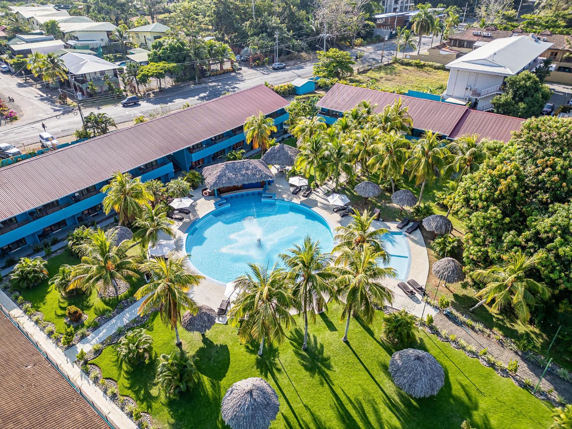 Beach Break Resort & Cr Surf Camp Jaco Bagian luar foto