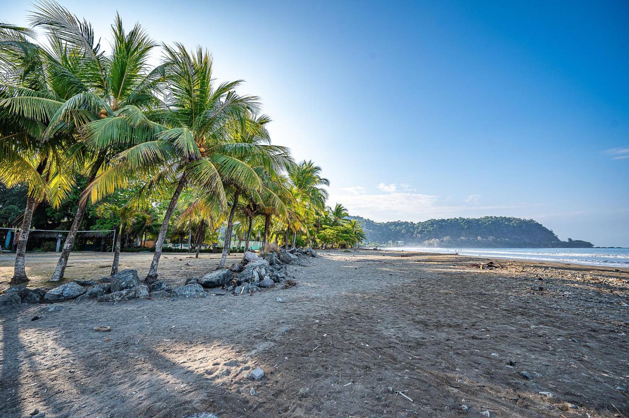 Beach Break Resort & Cr Surf Camp Jaco Bagian luar foto