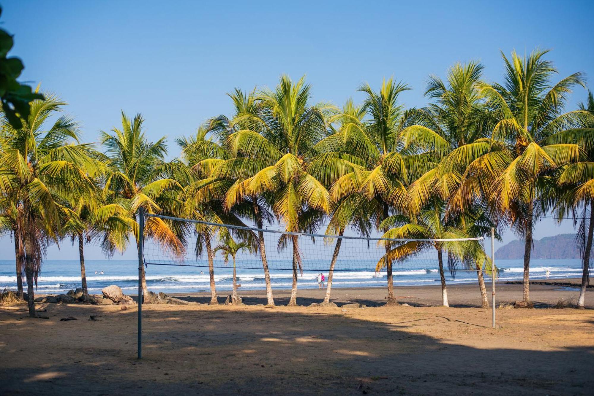 Beach Break Resort & Cr Surf Camp Jaco Bagian luar foto