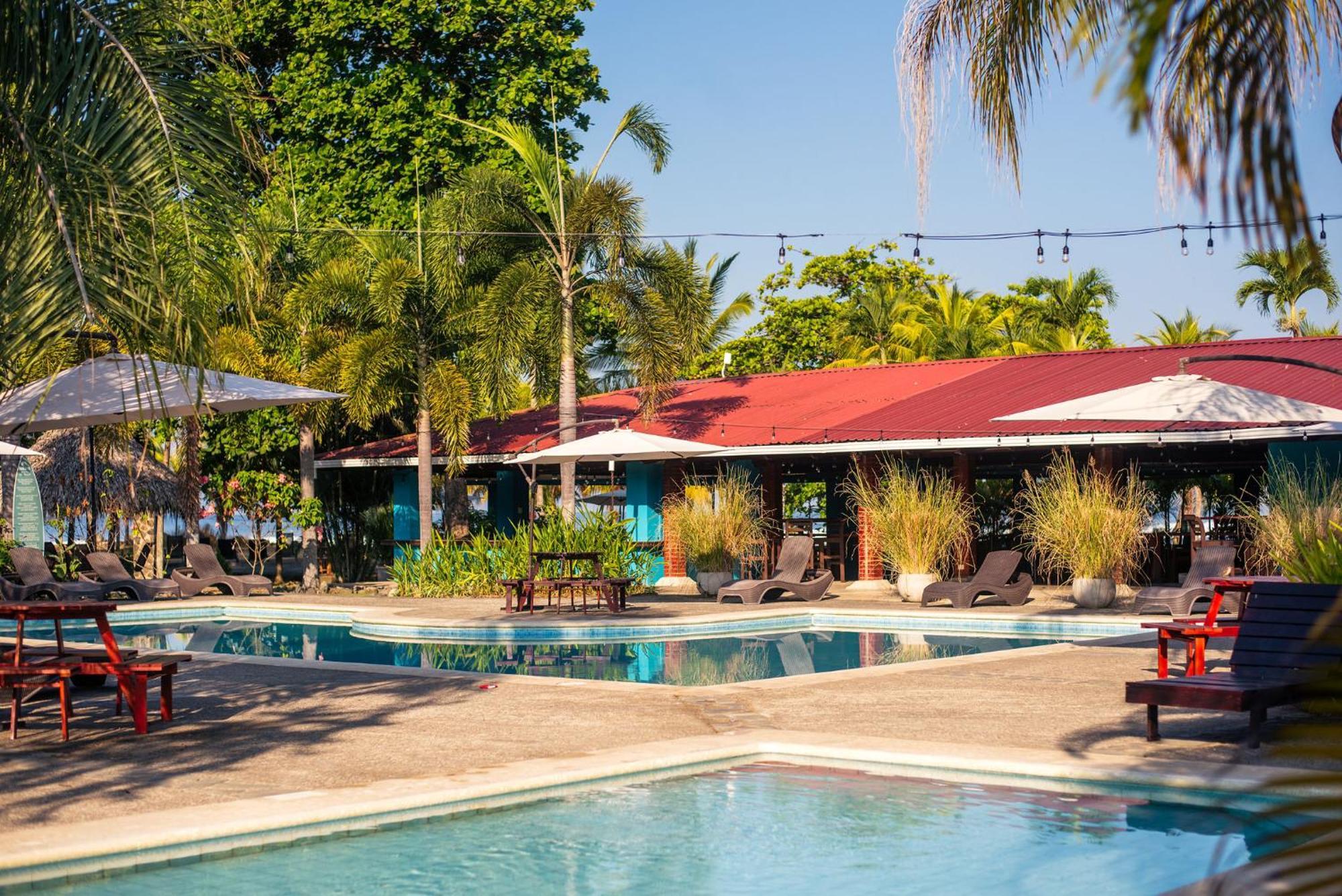 Beach Break Resort & Cr Surf Camp Jaco Bagian luar foto