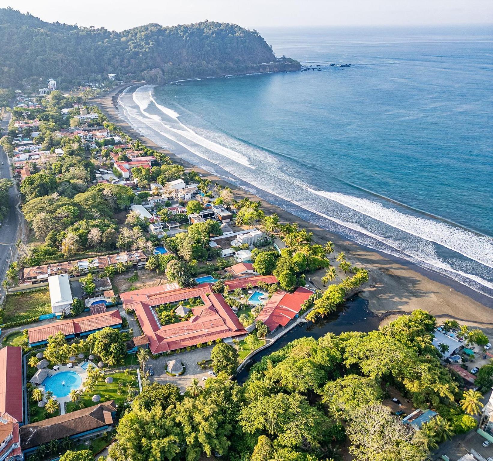 Beach Break Resort & Cr Surf Camp Jaco Bagian luar foto
