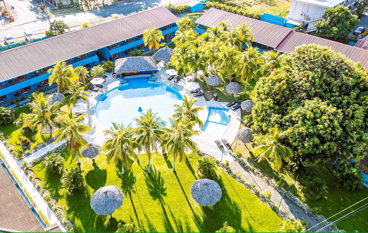 Beach Break Resort & Cr Surf Camp Jaco Bagian luar foto