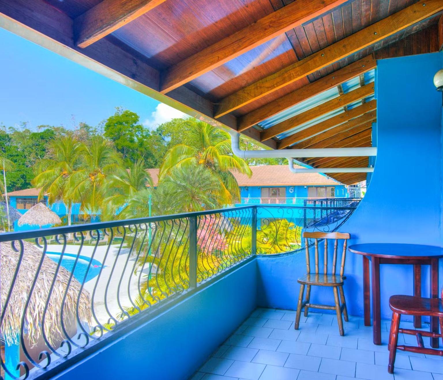 Beach Break Resort & Cr Surf Camp Jaco Bagian luar foto
